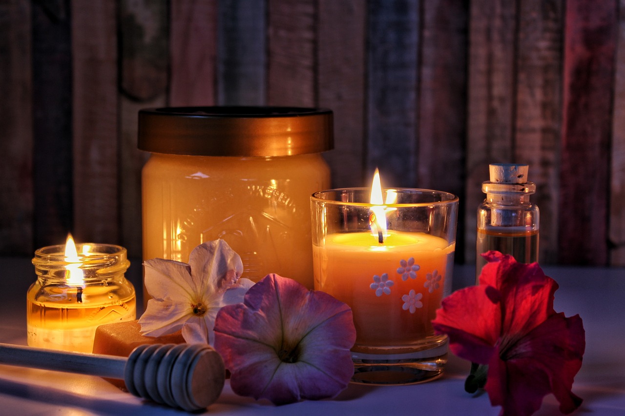 beeswax candles, cozy, candlelight-3409828.jpg
