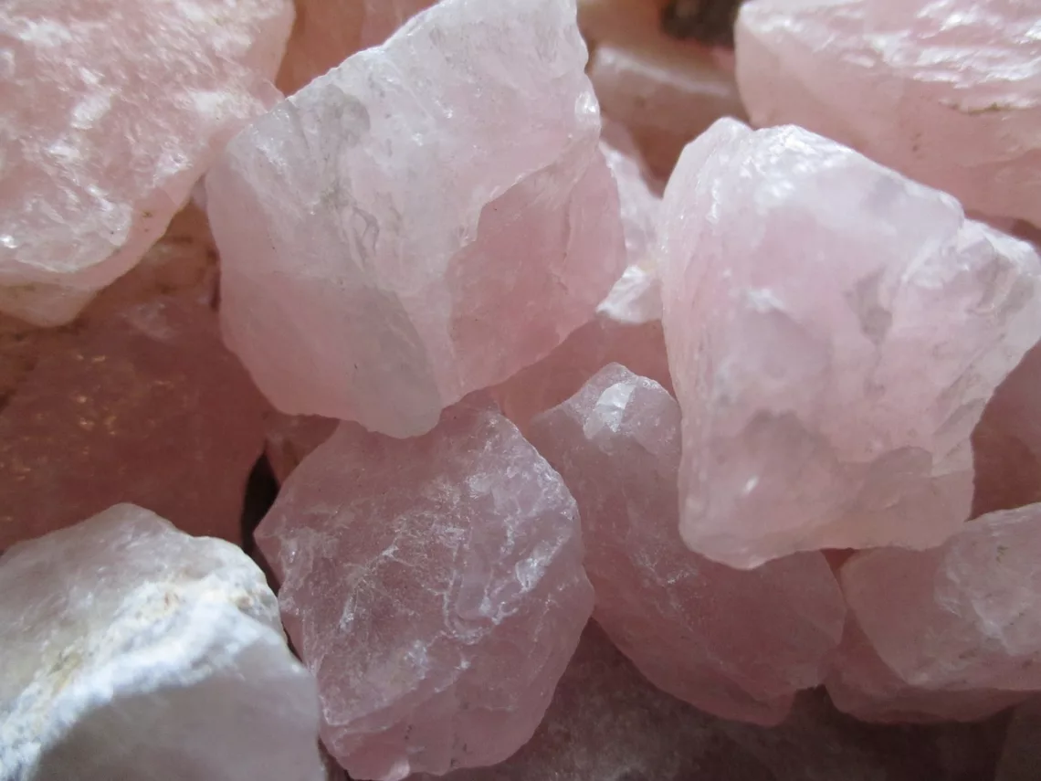 does rose quartz help with anxiety.